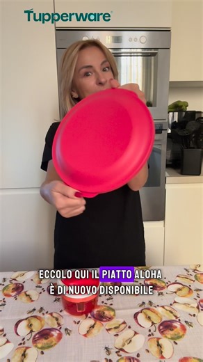 1.9K views | Piatti Aloha Tupperware per scuola, ufficio e tanto altro?? Due piatti fondo e piano che si chiudono ermeticamente per poter trasportare!!! Chiedi info per sapere come averli 殺 #tupperware #francescaraffatupperware #incaricatatupperware #catalogotupperware #prodottitupperware | Francesca Raffa incaricata Tupperware | Facebook