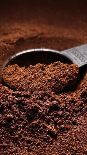 𝗠𝗔𝗜𝗦𝗢𝗡 𝗟𝗔 𝗧𝗖𝗛𝗔𝗗𝗜𝗘𝗡𝗡𝗘 | Chebe made in Africa 🏜️ on Instagram: "C’est la bonne période pour protéger ses cheveux et retenir les longueurs pour éviter la casse 💆‍♀️ Et vous combien de temps gardez-vous le chébé sur vos cheveux ? #chebe #chebepowder #chebeoil #hair #hairgoals #haircare #naturalproducts #naturalhair #chebebutter #hairgrowth"