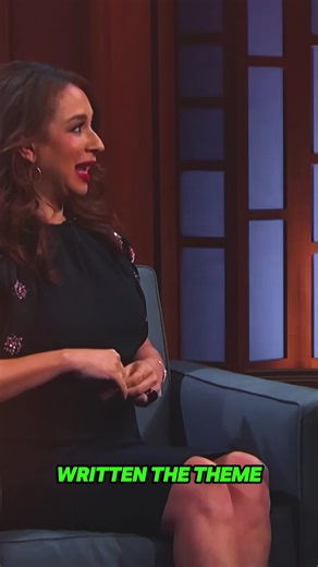 Maya Rudolph's Hilarious Improv with Wigs and SNL Secrets