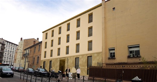 La première maison pour seniors LGBT  ouvre à Lyon : "Pas besoin de faire un coming-out"