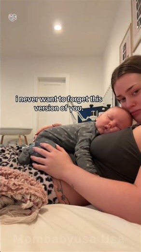 My baby's first christmas eve. all we're doing for the holidays... Mombabyusa Usa 💕 #mombabyusausa