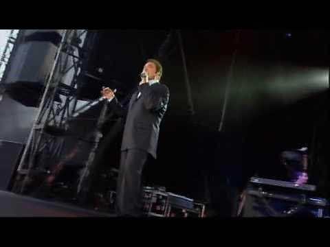 Tom Jones Live - Hard to Handle