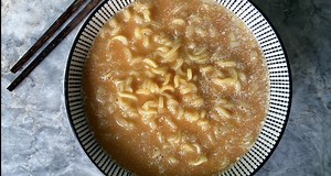 How do you make instant ramen more delicious? We tried this TikTok hack that adds egg, garlic, and Kewpie mayonnaise to instant ramen, resulting in a creamy and delicious broth. Read the full story here: https://bit.ly/3hA4GvO Visit our YouTube channel for more videos, recipes, and step-by-step guides: www.YouTube.com/Yummyph | Yummy PH