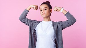 Frasi sull'essere forti: pensieri e aforismi per non abbattersi