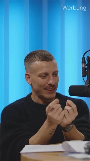 Gemischtes Hack on Instagram: "[Werbung] Hack-Deal: Vodafone Angebot zur Black Week: iPhone 17 Pro + Unlimited-Daten + AirPods 4 ab 1 €. Details unter vodafone.de/hack."