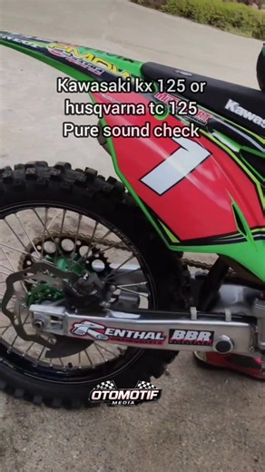 Two stroke Kawasaki kx 125 engine sound check ‼️ #shorts #kawasakikx500