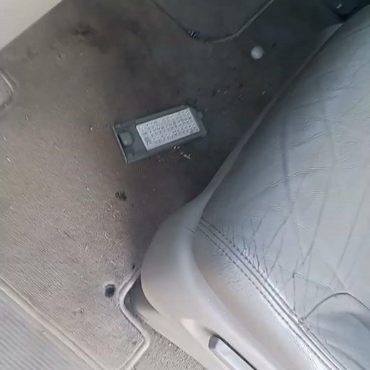 How to fix navigation screen that will not close, in a Honda.