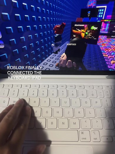 Playing Roblox on iPad with Magic Keyboard