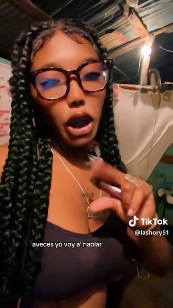 Videos de Lashory13_2🪐🌈🍫🥀🖤 (@lashory51) con “sonido original - 𝘿𝙀𝙈𝙊_𝙇𝐲𝐫𝐢𝐜𝐬⤵️🎶”