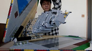 El castillo de Lego que se despliega como un libro pop-up