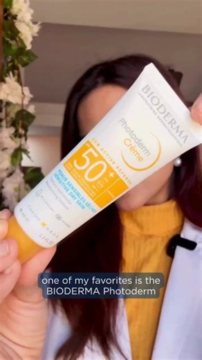 🌞 Bioderma Photoderm Crème SPF 50 🌞 Experience superior sun protection tailored for normal to dry, sensitive skin. Bioderma Photoderm Crème SPF 50 offers: ✅Very High UVA/UVB Protection: Utilizing SUN ACTIVE DEFENSE technology for reinforced defense against harmful rays. ✅8-Hour Hydration: Keeps your skin moisturized and comfortable throughout the day. ✅Invisible Finish: Non-sticky, non-greasy, and leaves no white traces, perfect as a makeup base. ✅Skin-Friendly Formula: Fragrance-free, non-com