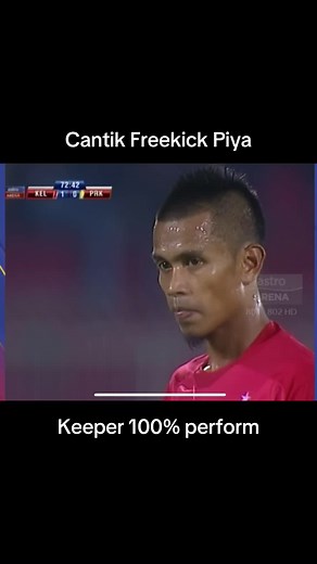 Freekick yg ramai akan kata goal . Tp keeper lagi padu . #kelantan #perak