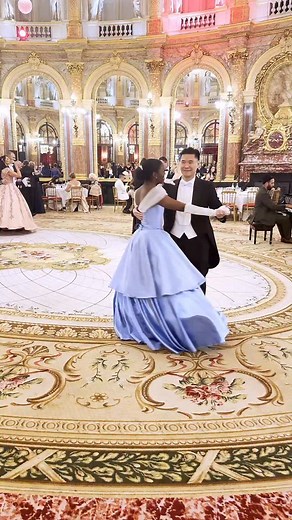 3.7K views · 4.1K reactions | 蘆‍♂️ Une valse avant de s’installer...