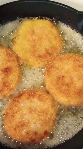 Fried GREEN TOMATOES 🍅 So YUMMY 😋 #foodie #vegetables #frying #tomato #recipe #tutorial
