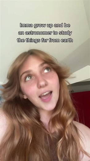 I really went from looking up to looking down 😩 Best decision I ever made!! I’ve talked about this phenomenon before but it’s still so baffling how common it is for space kids to wind up in geology! We were definitely not exposed to geoscience enough as kids and it’s no wonder so many of us didn’t find out it was an option until we were already in college. With the work I do, y’know, making videos on here and also speaking at schools and kids’ events, I hope to introduce this subject to them as