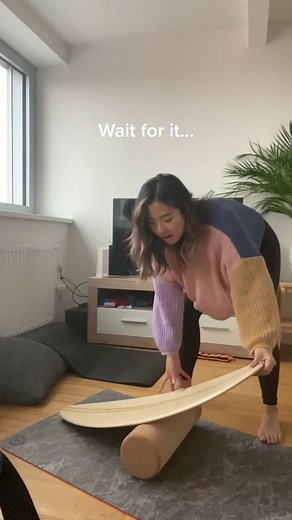 Not all dancers are coordinated 🙈 Get yours at woazboard.com 🏄‍♀️ #funny #fail #fitness #surf #relatable #fyp