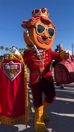 Prince Cheddward has arrived at the Cheez-It Citrus Bowl and he came with a special gift for Bevo! #CheezIt #CitrusBowl #BowlSeason | Cheez-It Citrus Bowl