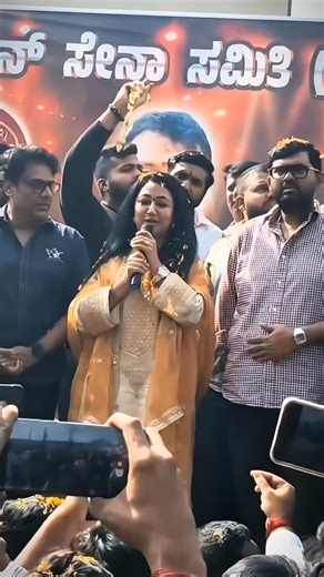 dboss Fans chikkaballapura on Instagram: "ಉಸಿರಿರುವವರೆಗೂ ಇರ್ತೀವಿ ನಿಮ್ ಹಿಂದೆ ❤️🙏 ಜೈ ಡಿ ಬಾಸ್ 👑 #dboss #dbosscraze #dbosskingdom #dbossquotes #dbossfans #love"