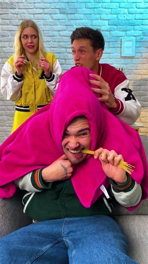 Balloon Head Bloopers 😂 Hilarious Pop Prank