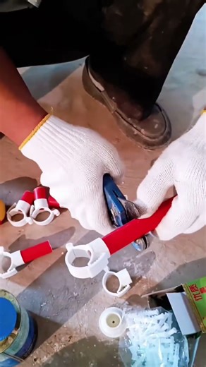 High-strength PVC Hang Clips. Professional,easy to install,and built to lastsecurely and stylishly!