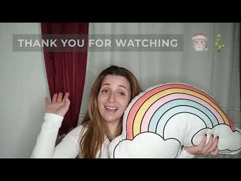 THE NIGHT BEFORE CHRISTMAS by Clement Moore, illustrated by Jan Brett.