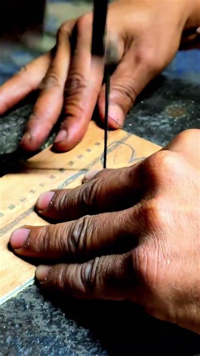 wooden gixxer design machine #woodenalmari #carvingdesign #woodscraft #carvingideas #wooddesigner