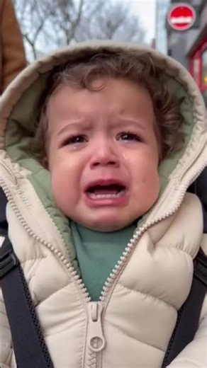 bebe esta molesto con sus papas