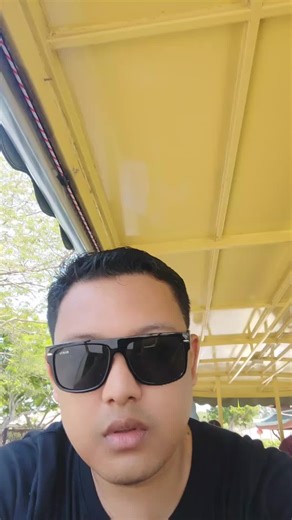 วิดีโอของ Twin Lin (@twin.lin) พร้อมเพลง လေလွင့်ခြင်းလမ်းမများ - Live - Aung Ko Ko