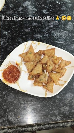 crispy potato triangle 😋😊 #breakfast #crispysnacks #ytshorts