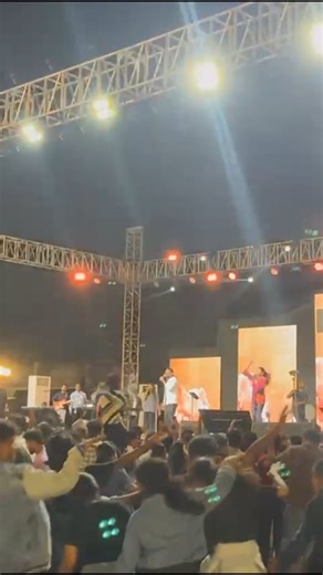 Smiles and praise overflowing with pure joy 🔥 through passionate worship led by @stellazlife and @danieldavidson777 #chennaiyouthfest #StellaRamola #Danieldavidson #uturnjc #Jesuscalls | Jesus Calls