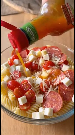 Pepperoni Pizza Pasta Salad Ingredients Makes 8 servings 8 ounce package whole pepperoni 1 cup grape tomatoes 1 pound (16 ounce) box rotini pasta 8 ounce package mozzarella cheese 1/2 cup freshly shredded Parmesan cheese 16 ounce bottle of your favorite Italian dressing #PepperoniPizzaPastaSalad #PizzaLoversUSA #EasyMealPrep #CheesyDelights #FamilyFavoriteSalad #FoodieHeavenUSA #QuickLunchIdeas #USAFoodTrends | Easy Recipes