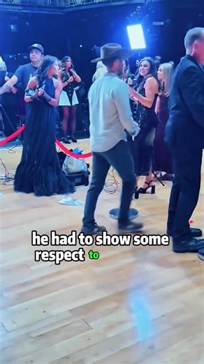 Did you notice Derek's angry expression? No wonder Whitney, who kept repeating the movements, could easily beat Alix!#alixearle #dwts #whitneyleavitt #usa #fyp | Tobias Lehmann