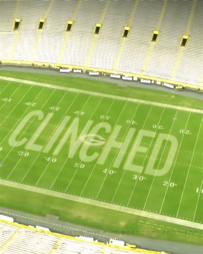 Green Bay Packers on Instagram: "Best Christmas gift yet"