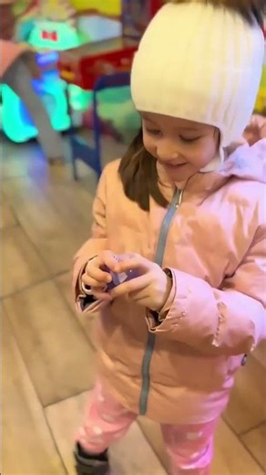 👉 Claw Machine Win! 😱 What’s Inside the Mystery Prize?