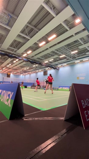 Live on Court 2 📺🔴 Leona Lee/ Chloe Dennis 🏴󠁧󠁢󠁥󠁮󠁧󠁿 are up against 🇪🇪 in the semifinals of the YONEX All England Juniors. Go on England! 🏴󠁧󠁢󠁥󠁮󠁧󠁿 🔗 https://www.youtube.com/live/XapzebGo4TQ?feature=share | BADMINTON England