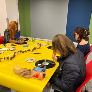 Enjoy your Spring Break, Lakers! Have no plans for the break? Not sure what to watch? We got you covered! Last week, we stopped by Students of Letters’ first event for the semester to get some TV show recommendations from your peers. | Roosevelt University