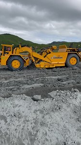 251K views · 10K reactions | Our beast 353 Motorscraper running the dirt at Te Ahu a Turanga: Manawatū Tararua Highway. Isn't she a beauty! Video taken late 2022. #motorscraper #goodmans #project #goodjob #newzealand #operators #earthmoving #teahuaturanga #manawatu #tararua #bulk #bigmachinery #goodcrew | Goodman Contractors | Facebook