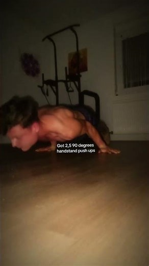 2,5 Push ups #calisthenics ##90degreeshandstandpushups #handstandpushups #pushups #way