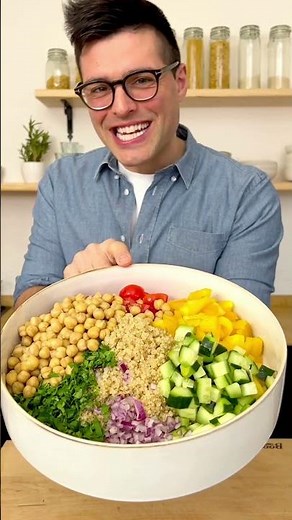 Mediterranean Quinoa Chickpea Salad