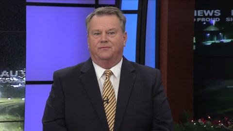 Loess Hills elementary students make blankets for kids in need