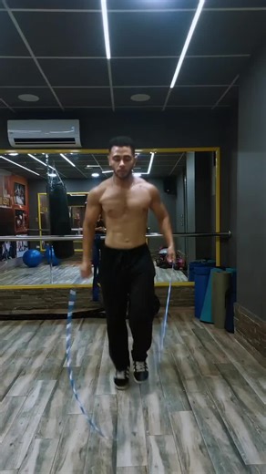 Energy that pops off the screen ⚡️ @ropepop showing us how confidence and consistency build that next-level flow. Double-tap if you’ve ever lost track of time mid-session ⏱️ #jumprope #ropeskipping #elevatefamily #jumpropecommunity #elevaterope #funcardio