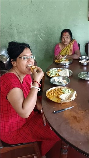 বরকে রেখে আমি আর শাশুড়ি মা খাওয়া শুরু করে দিলাম... #breakfast #food