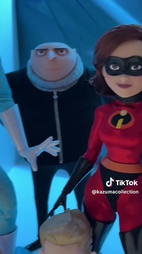 THE INCREDIBLES ELASTIGIRL REVIEW 🔥 #elastigirl #theincredibles #frozone #hottoys #toyreviews