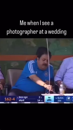 Reactions to Wedding Photographers: A Humorous Take