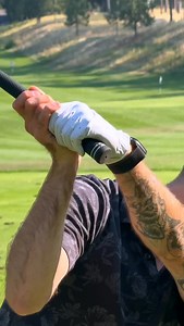 Wrist Angles ✅ ❌ Too much flexion (bowed) at the top creates a closed club face ❌ too much extension (cupped) at the top creates an open club face ✅ flat lead wrist is ideal for most players to ensure a square club face delivery This is all a simple way of viewing the wrist positions at the top of the backswing- the reality is lots of professional players exhibit slight bowing or even slight cupping of the wrist at the top of the backswing. For example, Dustin Johnson uses a bowed position at th