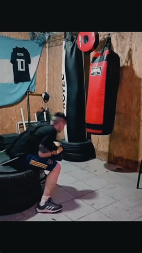 Tiros de sábado por la noche...🥊💪🏻 . . . #fitboxing #fit #sabado #novienbre #santo #Boxeo #boxtraining #entrenamiento | Martin Castro