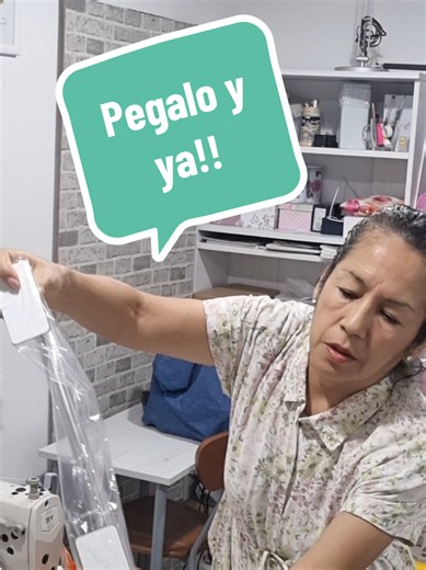 Es un juego de accesorios para baño que para colocarlos no tendrás que hacer hueco a la pared #tiktokshop #portapapel #accesorios #costapoco #regalo