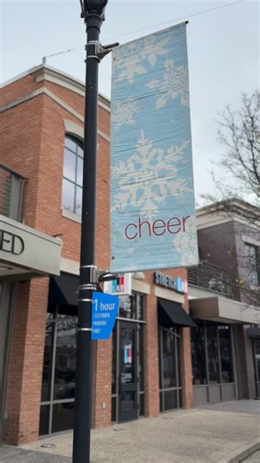 Black Friday is officially here at StretchLab EGR 🎁 and we’re celebrating with the community tonight at the Holiday Tree Lighting! 🎄✨ Stop by the studio and get… • 10% off select retail items • Black Friday Stretch Bundle Packs • Free 15-minute demo stretch It’s the perfect night to get into the holiday spirit, shop a little, stretch a little, and take advantage of our once-a-year offers! We will see you there!!! . . . . #stretchlab #gogaslight #stretchlabegr #livelong #experiencegr #eastgrand