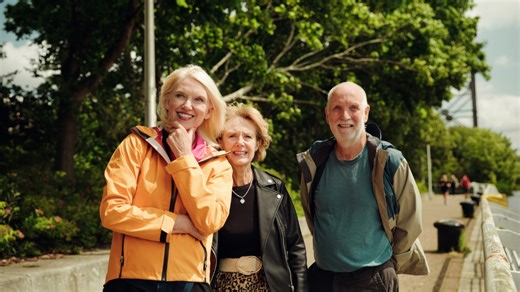 Anneka on tour with First Bus 🚌 We’ve teamed up with legendary TV adventurer Anneka Rice to launch Life Begins at Bus Pass, with a nod to her classic 'Challenge Anneka' days. This time, the challenge is to inspire the over-60s to grab their best mate, their bus pass and head out on an everyday adventure. Anneka stopped off in Glasgow to meet Ian and Jane in the community who are using their bus pass to bring more to their day. From surprise outings to trying something new just because they can.