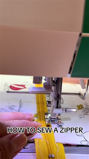 How to Sew a Zipper: Step-by-Step Tutorial
